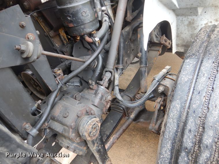 image for item FX9167 2003 International 8100  semi truck