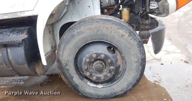 image for item FX9167 2003 International 8100  semi truck