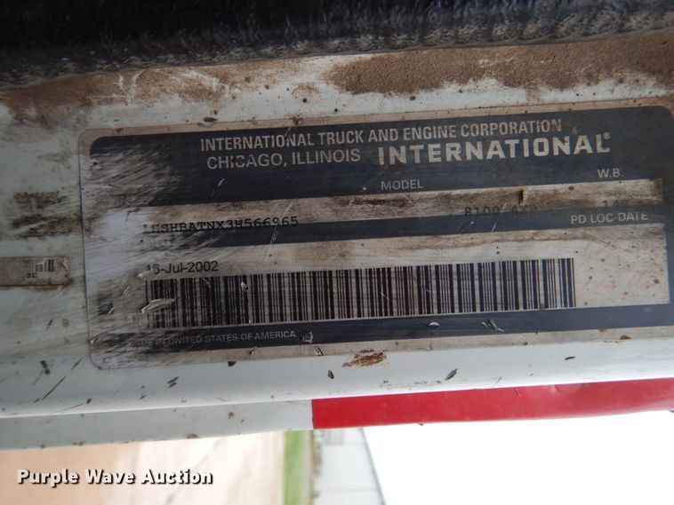 image for item FX9167 2003 International 8100  semi truck