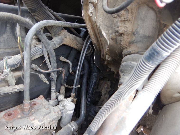 image for item FX9168 2000 International 8100  semi truck