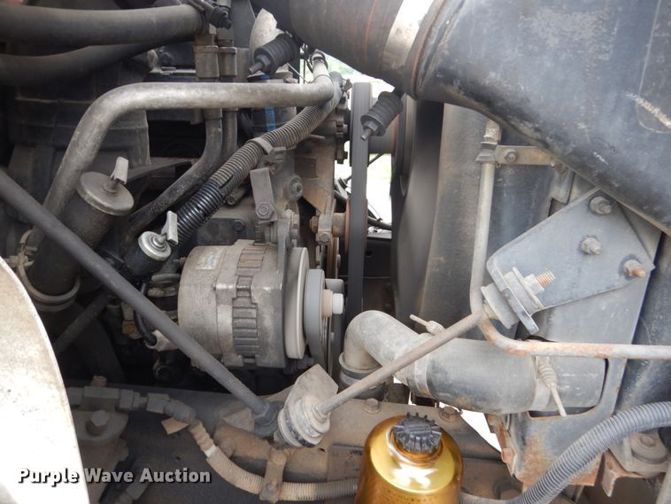 image for item FX9168 2000 International 8100  semi truck