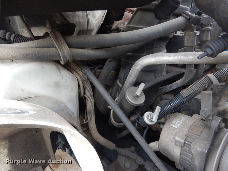 image for item FX9168 2000 International 8100  semi truck