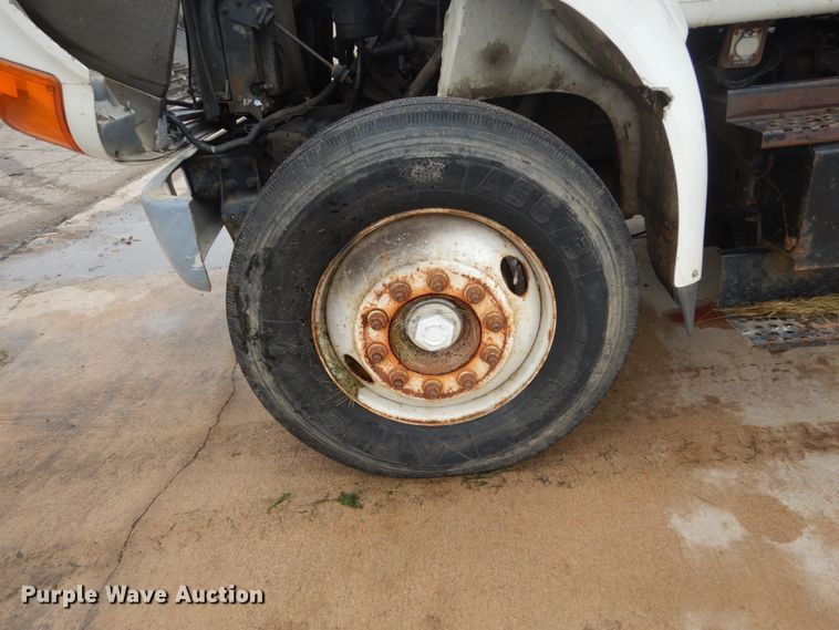 image for item FX9168 2000 International 8100  semi truck