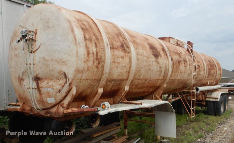 image for item FX9173 Tank trailer