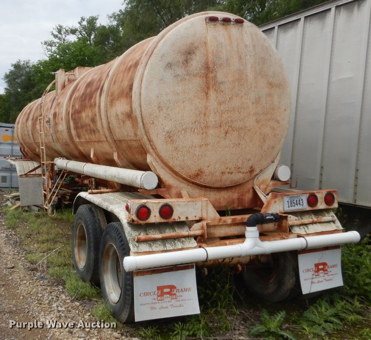 image for item FX9173 Tank trailer