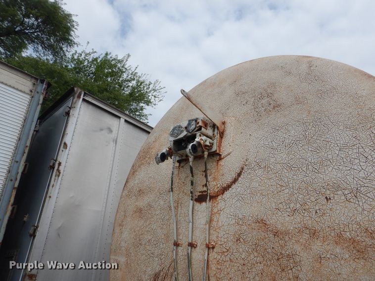 image for item FX9173 Tank trailer