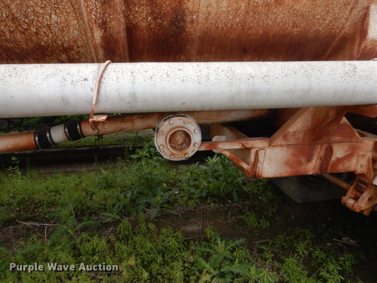 image for item FX9173 Tank trailer