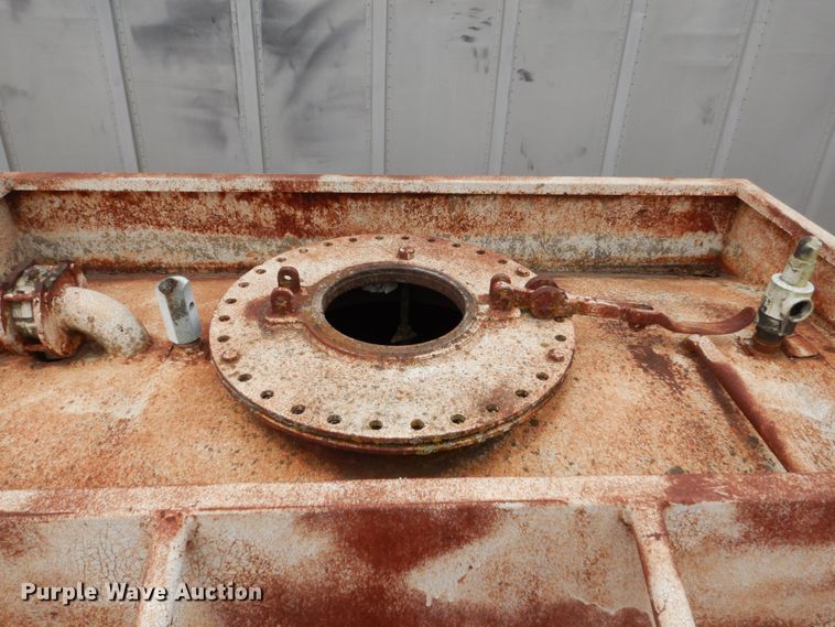 image for item FX9173 Tank trailer