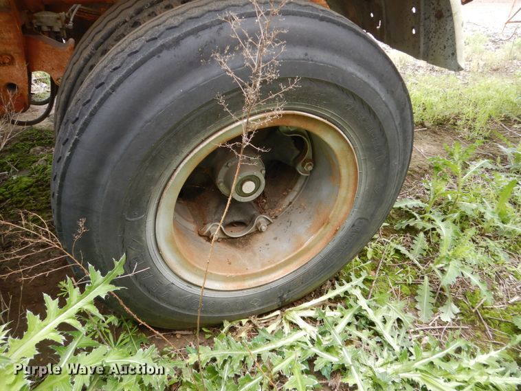 image for item FX9173 Tank trailer