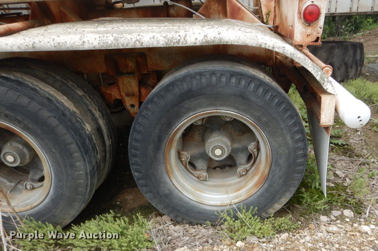 image for item FX9173 Tank trailer