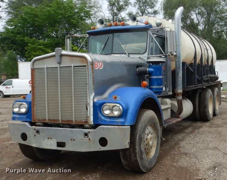image for item FX9174 1980 Kenworth  tank truck
