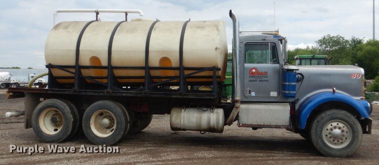image for item FX9174 1980 Kenworth  tank truck