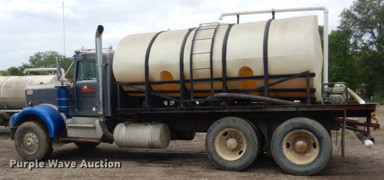 image for item FX9174 1980 Kenworth  tank truck