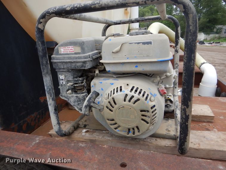 image for item FX9174 1980 Kenworth  tank truck