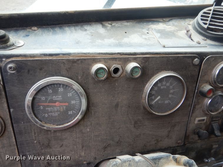 image for item FX9174 1980 Kenworth  tank truck