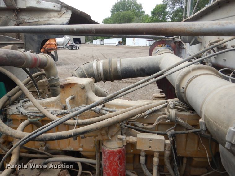 image for item FX9174 1980 Kenworth  tank truck