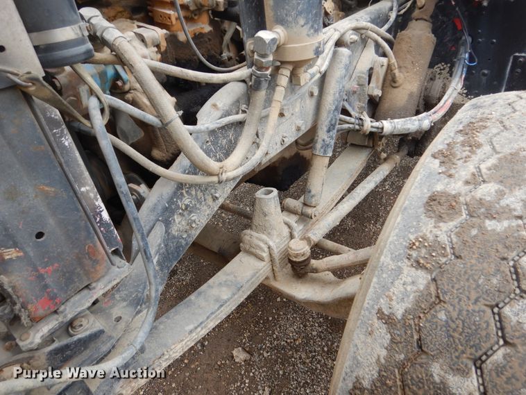 image for item FX9174 1980 Kenworth  tank truck