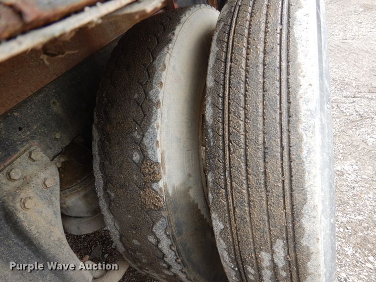 image for item FX9174 1980 Kenworth  tank truck