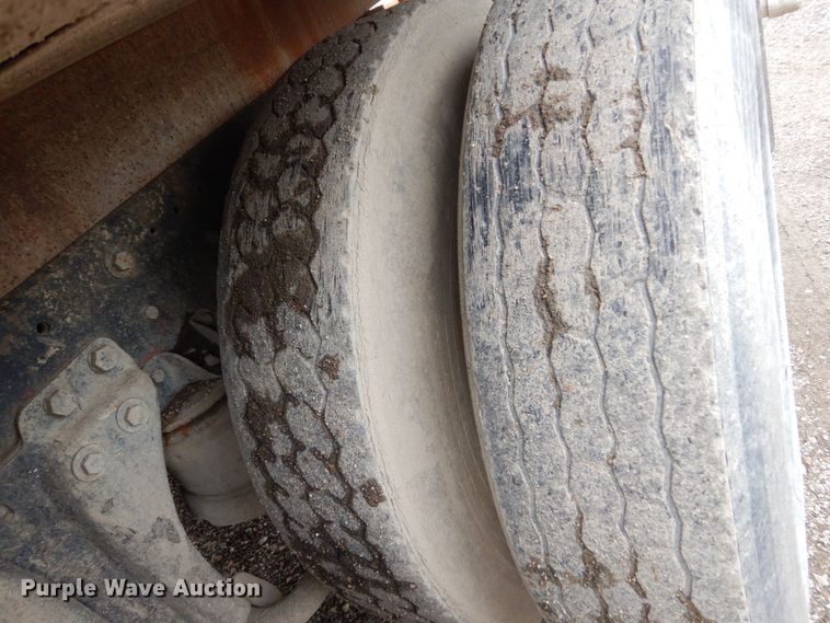 image for item FX9174 1980 Kenworth  tank truck