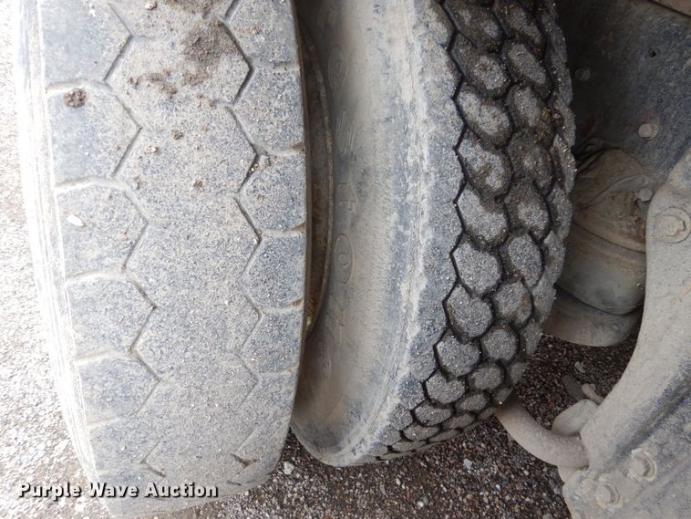 image for item FX9174 1980 Kenworth  tank truck