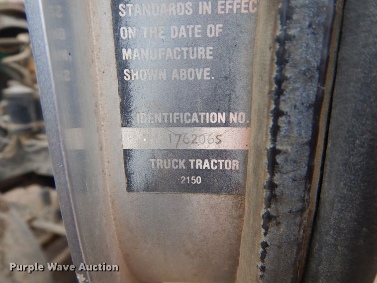 image for item FX9174 1980 Kenworth  tank truck