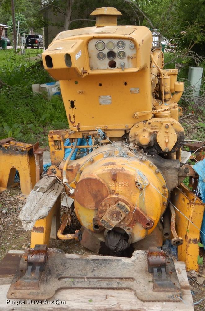 image for item FX9177 Caterpillar D8 dozer parts