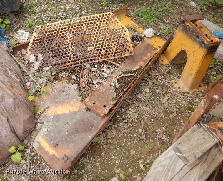 image for item FX9177 Caterpillar D8 dozer parts