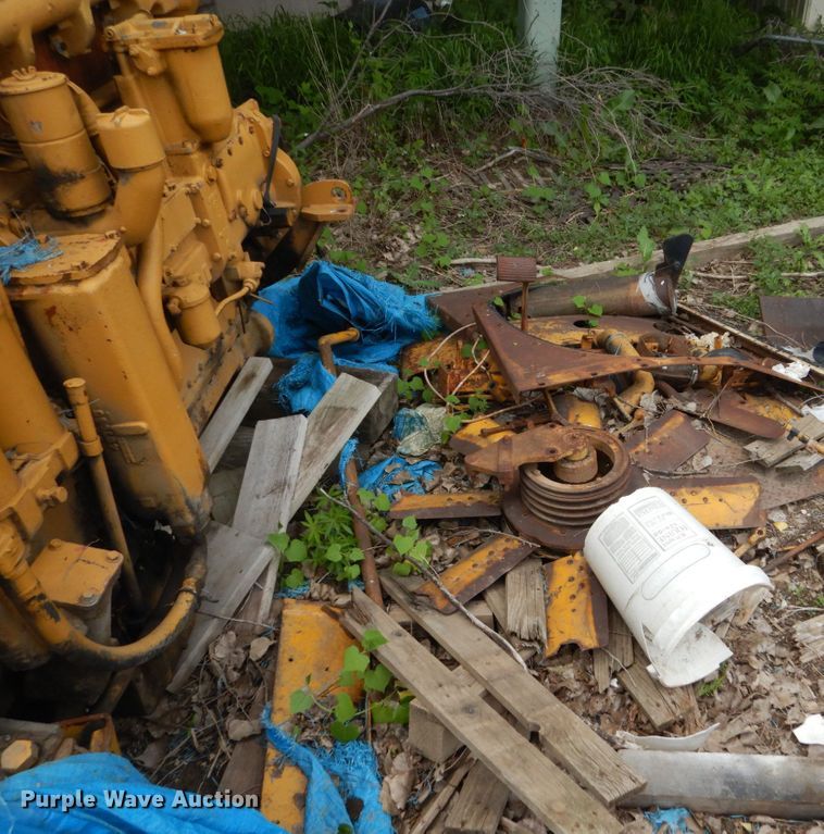 image for item FX9177 Caterpillar D8 dozer parts