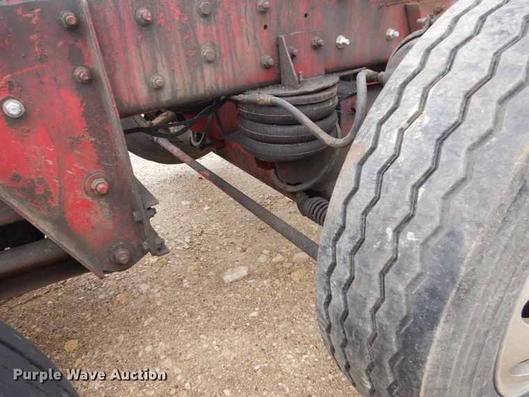 image for item FX9180 2000 Mack CL  truck cab and chassis