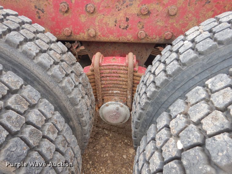 image for item FX9180 2000 Mack CL  truck cab and chassis