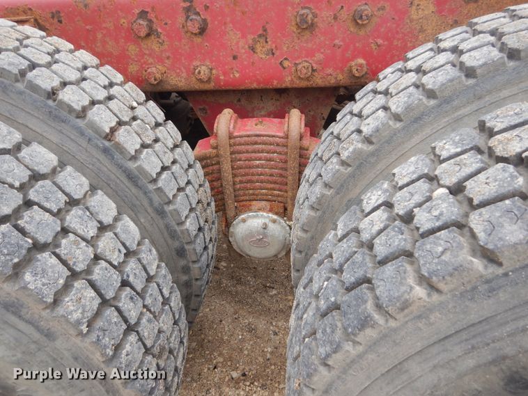 image for item FX9180 2000 Mack CL  truck cab and chassis