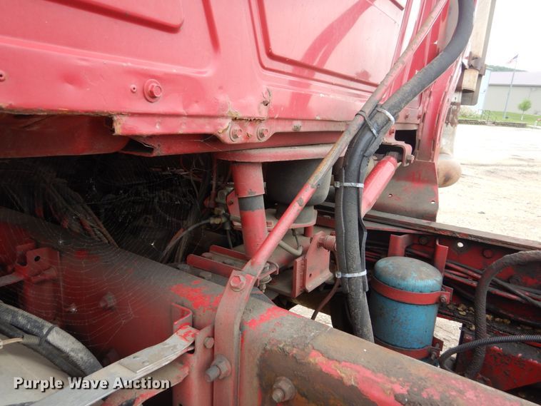 image for item FX9180 2000 Mack CL  truck cab and chassis