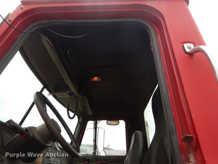 image for item FX9180 2000 Mack CL  truck cab and chassis