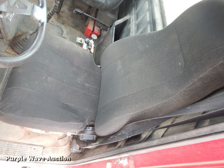 image for item FX9180 2000 Mack CL  truck cab and chassis