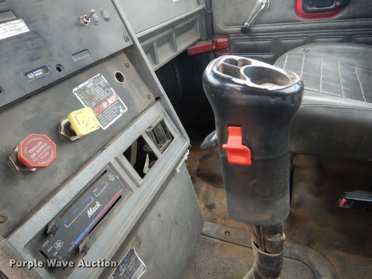 image for item FX9180 2000 Mack CL  truck cab and chassis