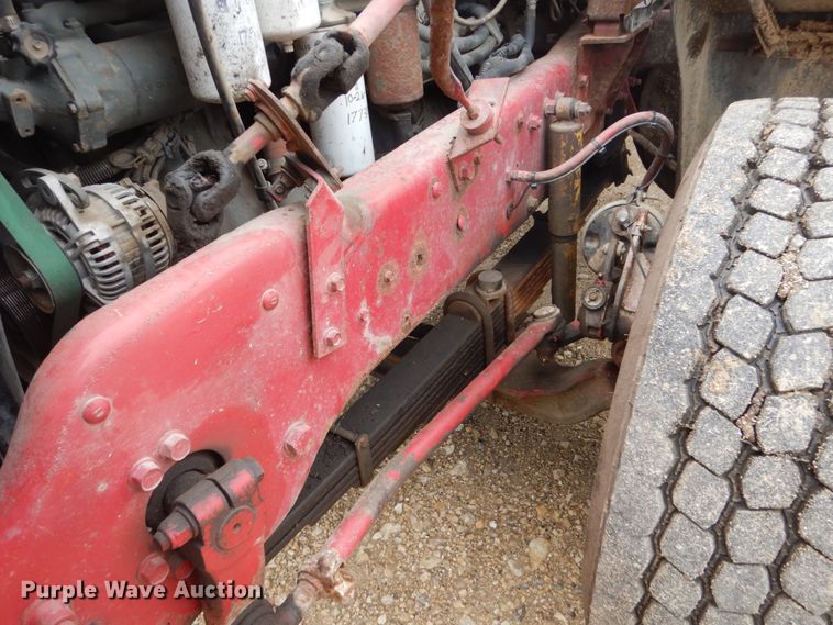 image for item FX9180 2000 Mack CL  truck cab and chassis