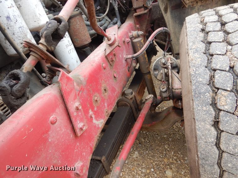 image for item FX9180 2000 Mack CL  truck cab and chassis