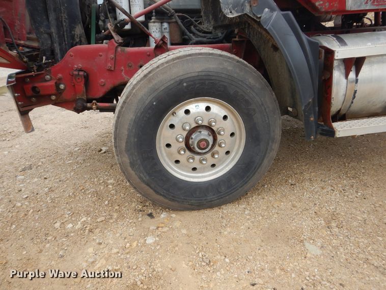 image for item FX9180 2000 Mack CL  truck cab and chassis