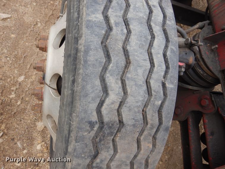 image for item FX9180 2000 Mack CL  truck cab and chassis