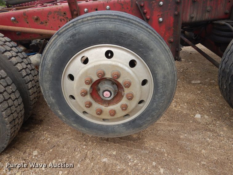 image for item FX9180 2000 Mack CL  truck cab and chassis