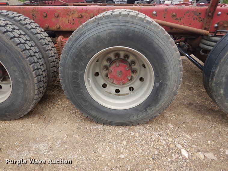 image for item FX9180 2000 Mack CL  truck cab and chassis