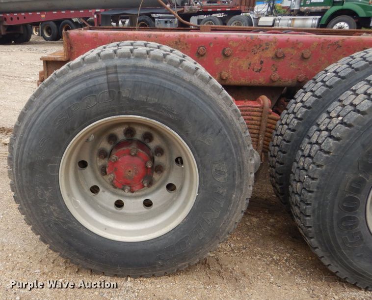 image for item FX9180 2000 Mack CL  truck cab and chassis