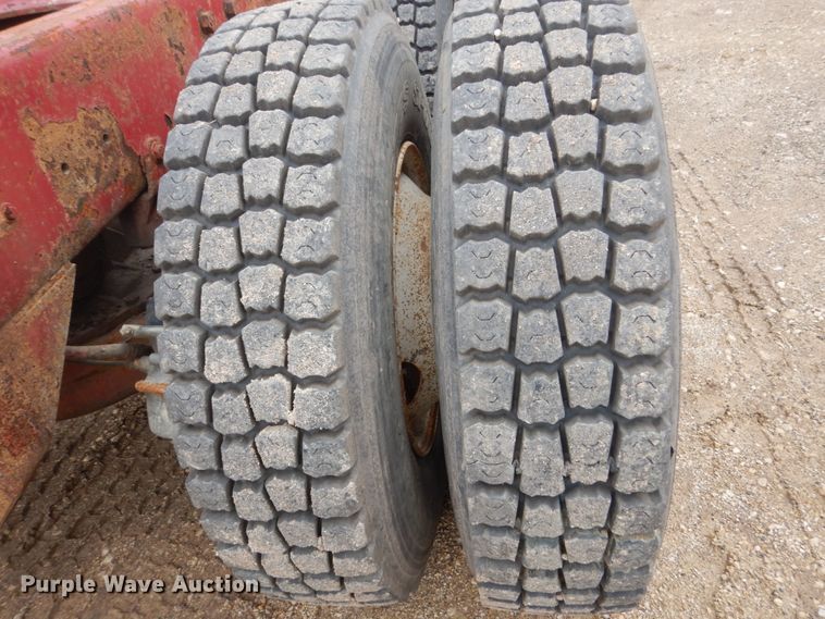 image for item FX9180 2000 Mack CL  truck cab and chassis