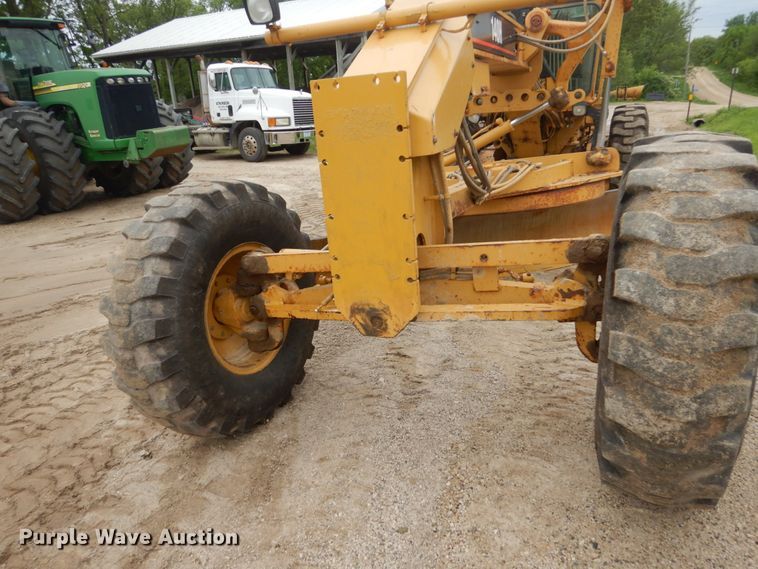 image for item FX9186 2001 Caterpillar 140H  motor grader