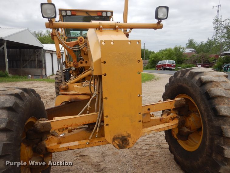 image for item FX9186 2001 Caterpillar 140H  motor grader