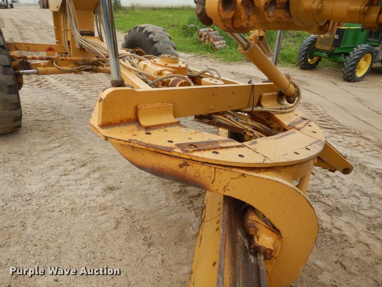 image for item FX9186 2001 Caterpillar 140H  motor grader