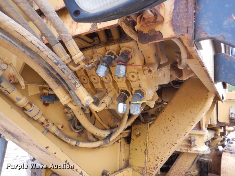 image for item FX9186 2001 Caterpillar 140H  motor grader