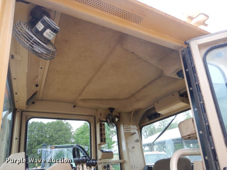 image for item FX9186 2001 Caterpillar 140H  motor grader