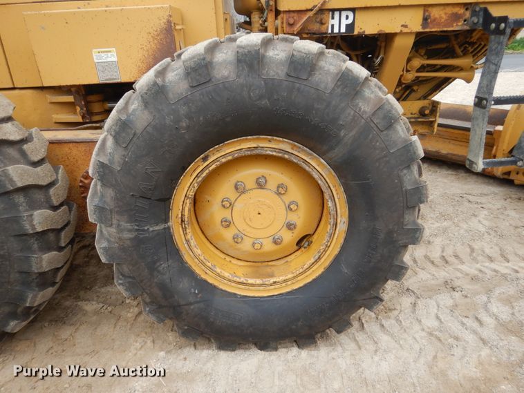 image for item FX9186 2001 Caterpillar 140H  motor grader