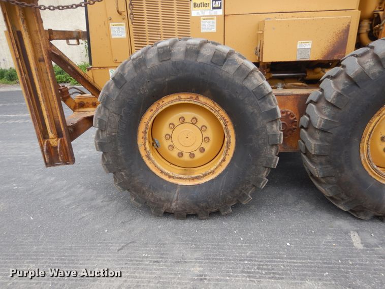 image for item FX9186 2001 Caterpillar 140H  motor grader